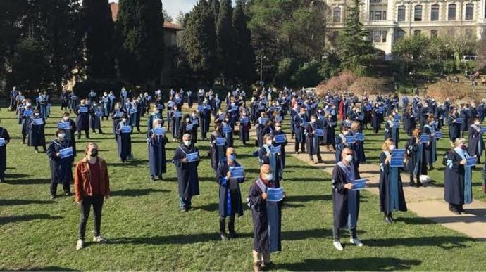Akademisyenler ne iş yapar, maaşları ne kadar?