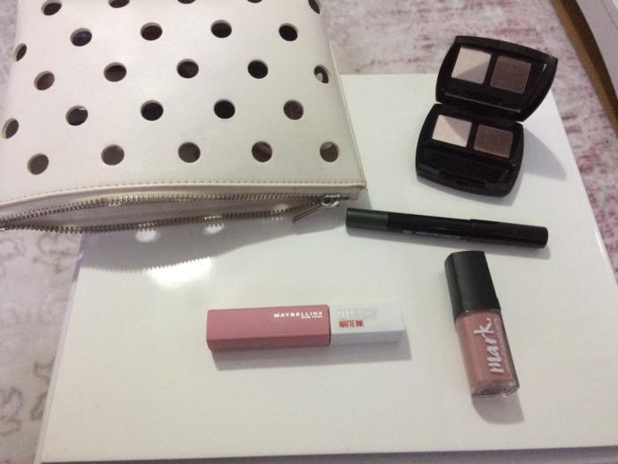 Maybelline New York super matte ruju kullanıyor musunuz?