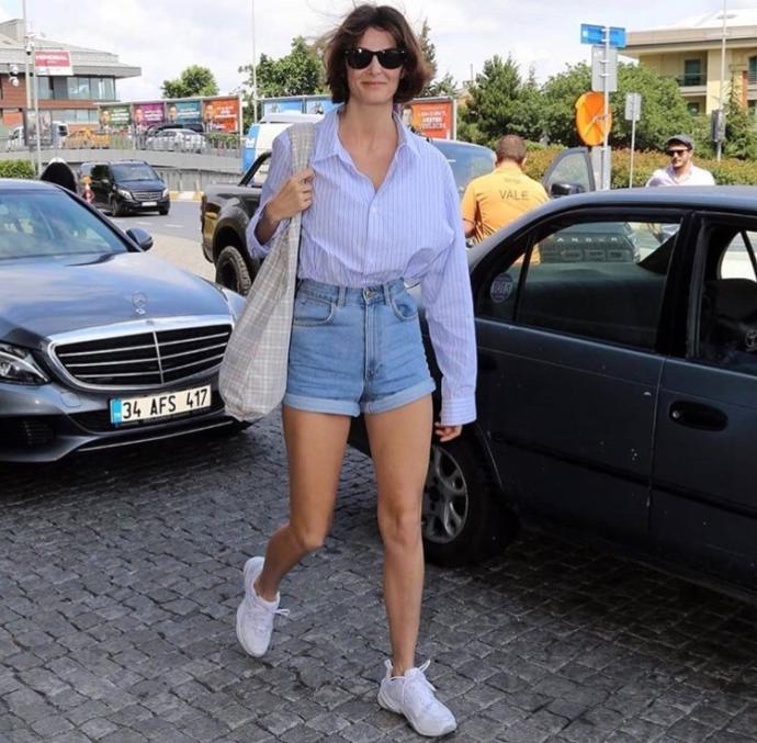 Ülkenin en itici ünlülerinden biri Büşra Develi değil mi?
