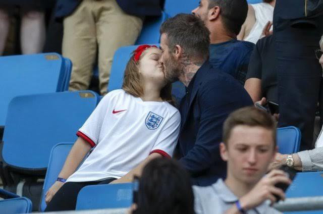 Kızını dudağından öpüp tepki alan Beckham 