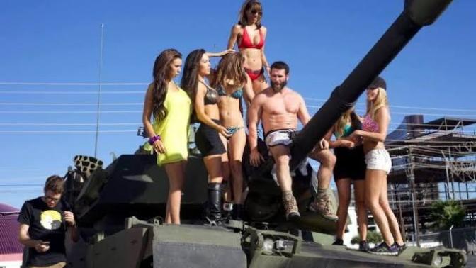 Paraya doymayan kadından, kadına doymayan adamdan hayır gelir mi?