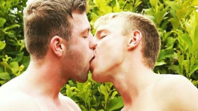 Gay olmak bu kadar güzelken neden erkekler hetero olabilir?