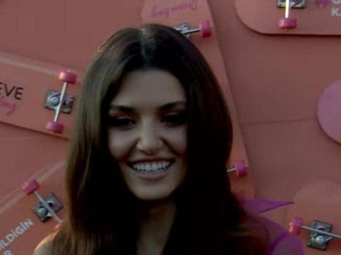 Hande Erçel'in yeni hali nasıl sizce?