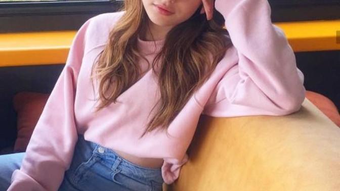 Ankaralı Nilsu Berfin Aktaş mı, Macar Barbara Palvin mi?