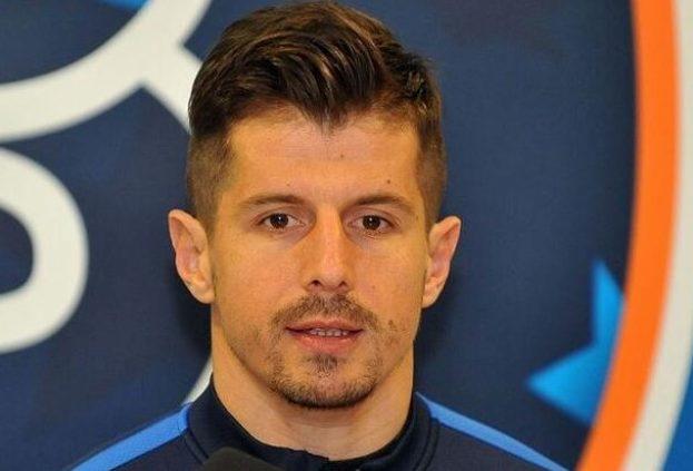 Sizce dünyanın en karaktersiz futbolcusu kimdir?