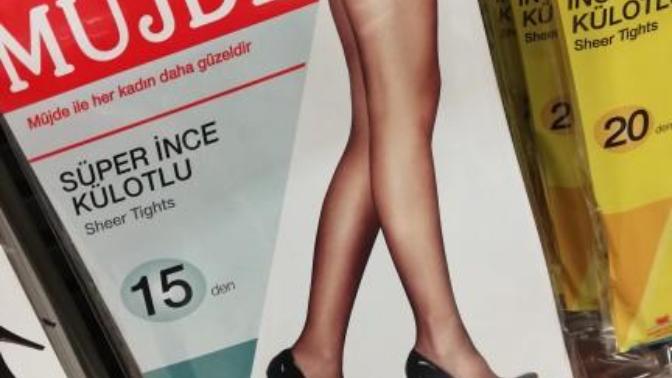 Süper ince çorap mı daha seksi duruyor, normal ince çorap mı?