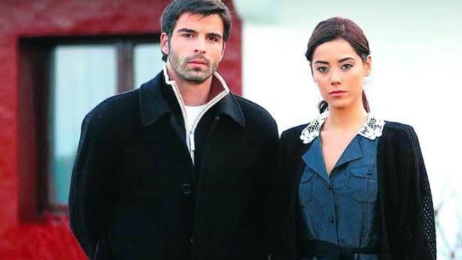 Cansu Dere'nin buradaki saç rengi ne?