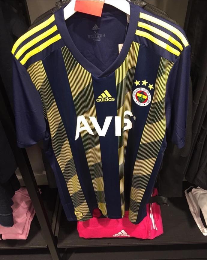 Fenerbahçe yeni sezon çubuklu forma