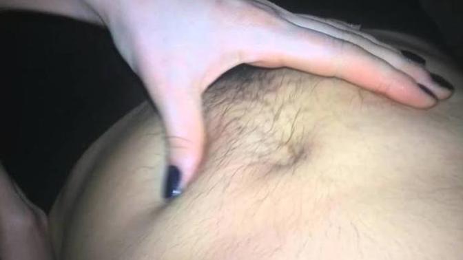 Kızlar erkeklerin göbek kılları size çekici geliyor mu? Bir kadın neden erkeğin göbek kıllarıyla oynamak ister?