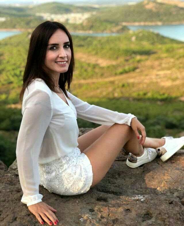 Spiker Nazlı Çelik'in şortlu fotoğrafları sosyal medyada tartışma konusu oldu düşünceleriniz nelerdir?