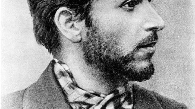 Sizce Stalin mi daha yakışıklı yoksa Çar II. Nikola mı?
