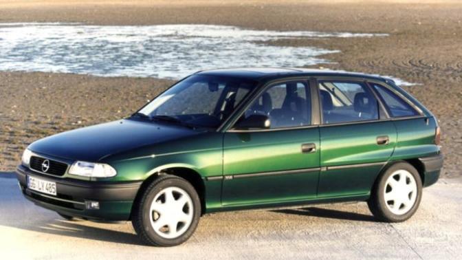 Renault 19 Europa Mı? Daha iyi Yoksa Opel Astra F kasa mı?