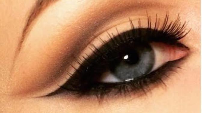 Hint kınasıyla kalıcı eyeliner?
