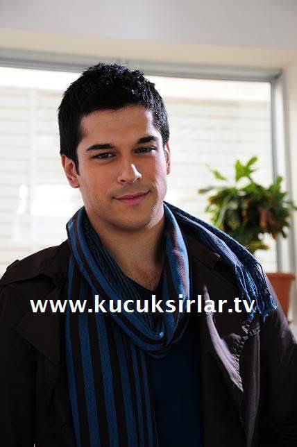 Burak Özçivit sakalsız çok vasat değil mi?