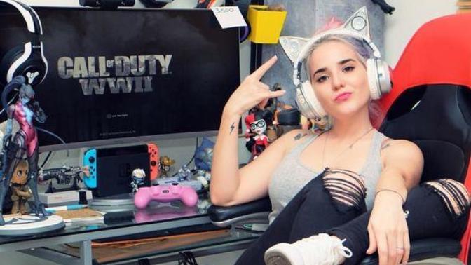 Sürekli oyun oynayan bir gamer ile sevgili olur musunuz?