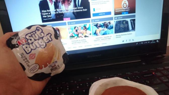 Biraz kaçamak yapalım :) Her gün bıkmadan hunharca yerim dediğiniz abur cubur hangisi?