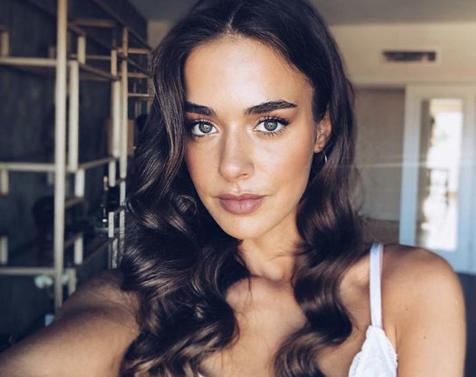 Tuba büyüküstün mü daha hoş Bensu soral mi sizce?