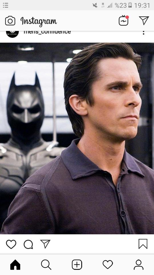 Yüz şekli kare olmayan çene hatları da çıkık ve geniş olmayan erkek yakisikli degilmidir? christian bale gibi mesela resimde?