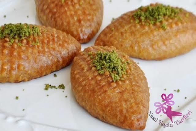 Bayram tatlısı olarak Şekerpare mi güzel olur Kalburabastı mı? 