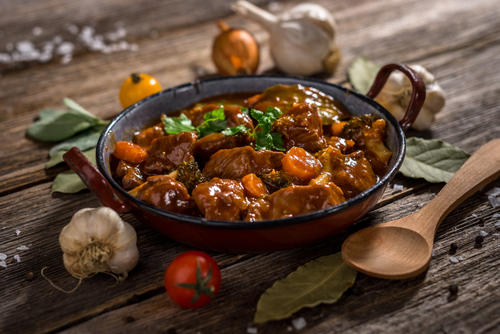 Hızlı pişen yemek mi daha lezzetlidir, yoksa yavaş pişen yemek mi, neden?