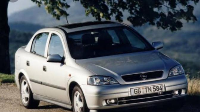 Opel Astra G kasa mı? Yoksa Renault Megane 1 mı?