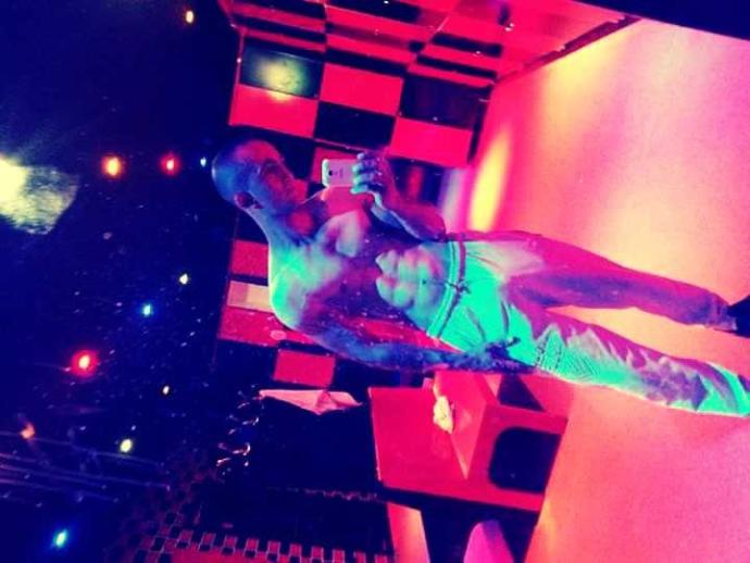 Kadınlarda karın kası sizce hoş duruyor mu?