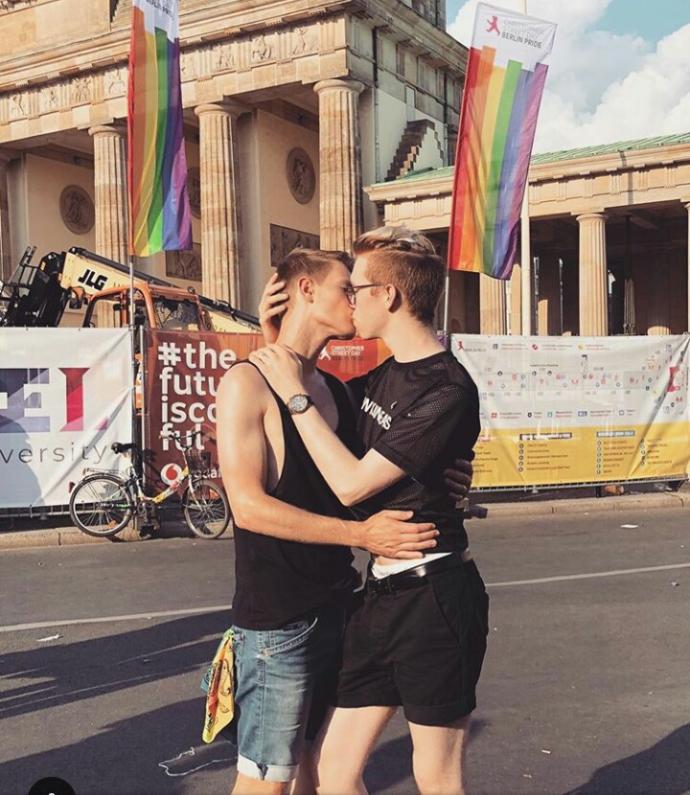 Tek gerçek aşk😍 GAY😍 aşkı mıdır?