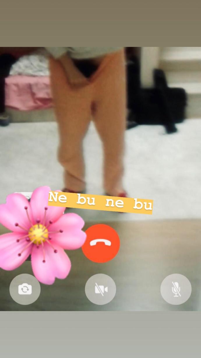 Komşu kızı bana yanlışlıkla bir fotoğraf attı ve hemen sildi. Bu galerideki kız mı yoksa erkek mi?