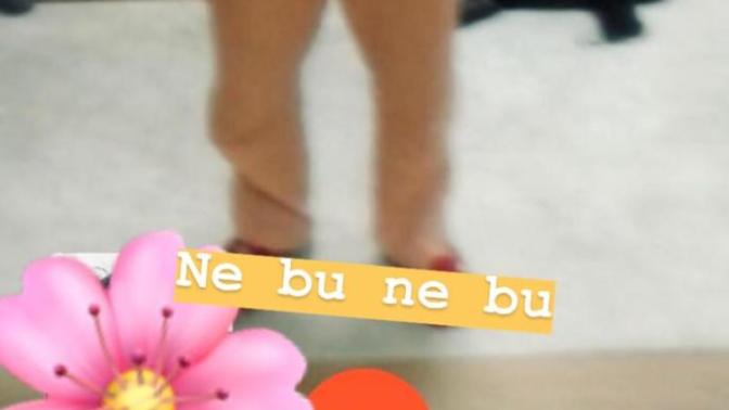 Komşu kızı bana yanlışlıkla bir fotoğraf attı ve hemen sildi. Bu galerideki kız mı yoksa erkek mi?