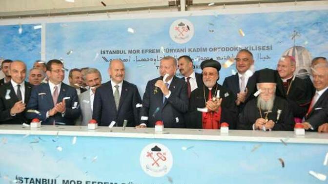 Erdoğan "Ya Allah Bismillah" diyerek Süryani Kilisesi'nin temelini attı. Bu konu hakkında ne düşünüyorsunuz?