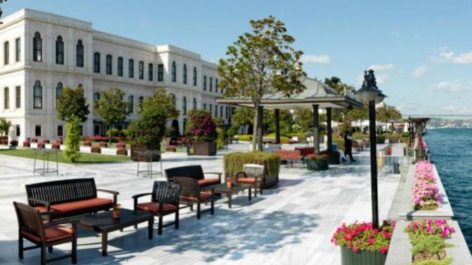 Müşterilerinden 120 tl sandalye ücreti alan Four Seasons Oteli davalık oldu! Kazıklanıyor muyuz?