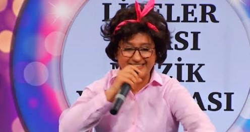 Güldür Güldür Show Naime'yi sevenler var mı?