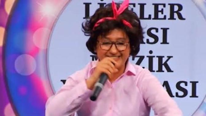 Güldür Güldür Show Naime'yi sevenler var mı?