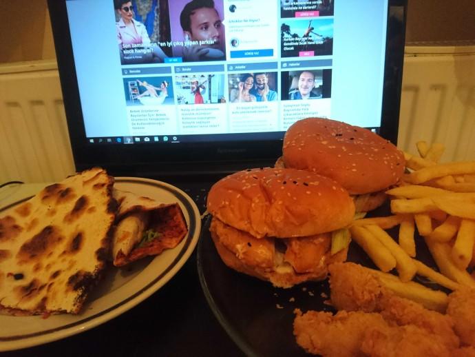 İkisini de tarafını seç: Amerikan fast food mu, Türk fast food mu?