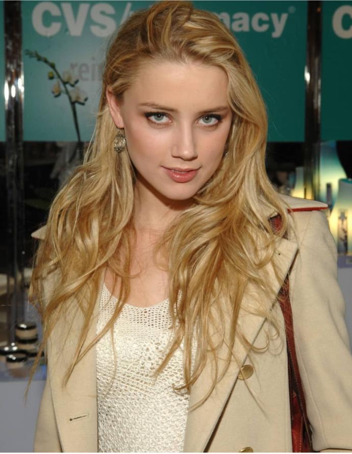 Amber Heard'ın gençliği aşırı güzel değil mi ya?