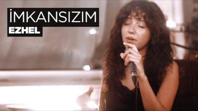 Zeynep Bastık Çok Tatlı Bir Kız Değil Mi?