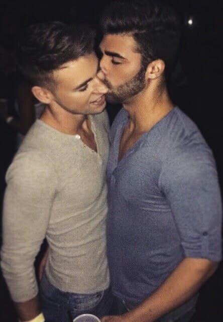 Gayler mi daha tatlı lezbiyenler mi?