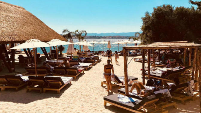 Çeşme’deki ‘Beach Of Momo’nun Instagram profiline göre müşteri seçmesine ve takipçi sayısı 3000'den az olanları içeri almaması hakkında ne düşünüyorsunuz?
