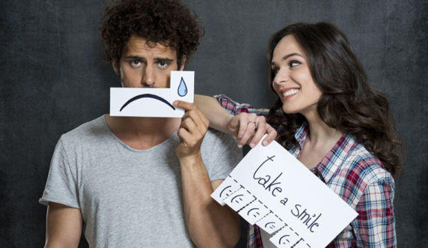 Sevdiğin ama sevilmediğin biri ile mutsuz evlilik mi, sevildiğin ama sevmediğin biri ile mutlu evlilik mi istersin?
