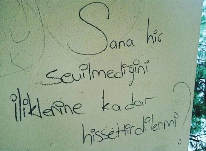 Sana hiç sevilmediğini iliklerine kadar hissettirdiler mi?
