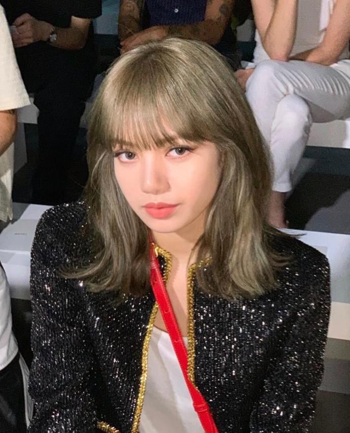 Sizce yükselen kız grubu blackpink'in ana dansçısı Lisa Manoban m daha güzel, yoksa a pop müziğinin prensesi Selena Gomez mi?