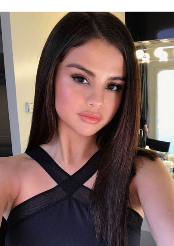 Sizce yükselen kız grubu blackpink'in ana dansçısı Lisa Manoban m daha güzel, yoksa a pop müziğinin prensesi Selena Gomez mi?