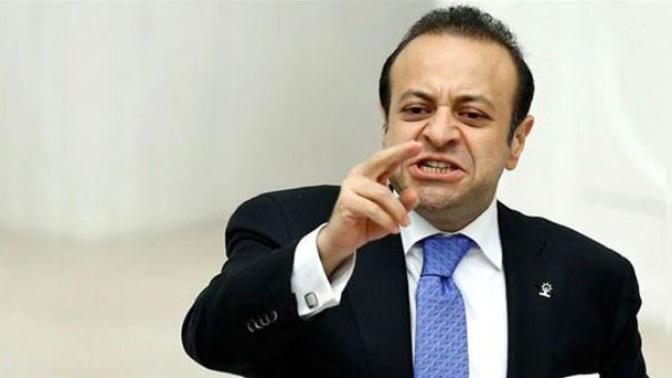 "Bakara makara sallıyorum bir ayet" diyen, "Senin önüne yatarım Rıza" diyen Egemen Bağış Prag Büyükelçimiz oluyor, hayırlı olsun mu?
