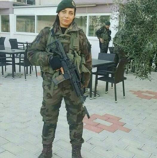 Demet Sezen kimdir?