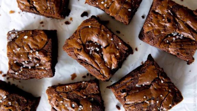 Browni kek sıcak mı servis edilir, soğuk mu?