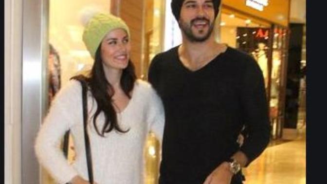 Burak Özçivit erkek adam dar pantolon giymez demişti zamanında , siz ne düşünüyorsunuz :D?