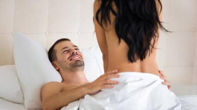 Sevdiğinizle sarılarak uyumak mı, sevişerek uyumak mı daha çok haz verir?