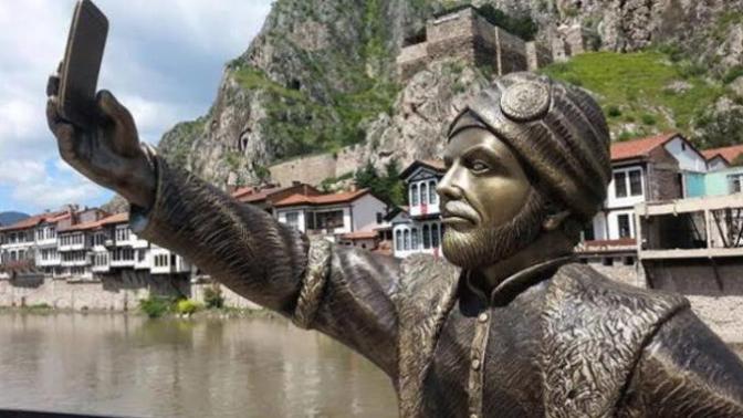Sürekli anlık isteyen erkek mi daha iticidir sürekli trip atan kadın mı?