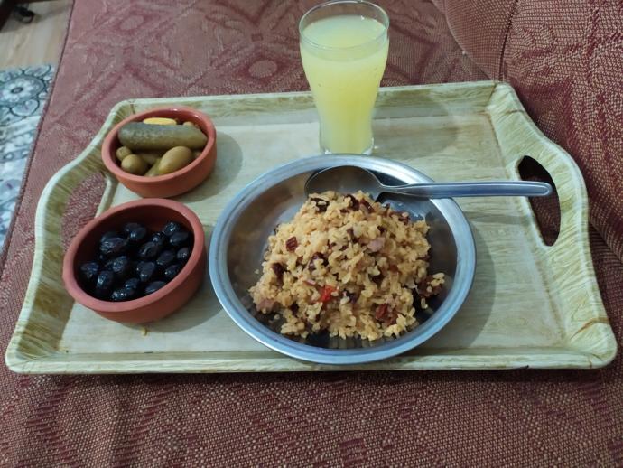 Ton balıklı kurutulmuş domatesli bulgur pilavı yaptım nasıl olmuş?