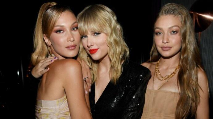 Taylor Swift , Gigi Hadid ve Bella Hadid Mtv müzik ödülleri sonrasında yapılan after partyde göz kamaştırdılar sizcede öyle mi?